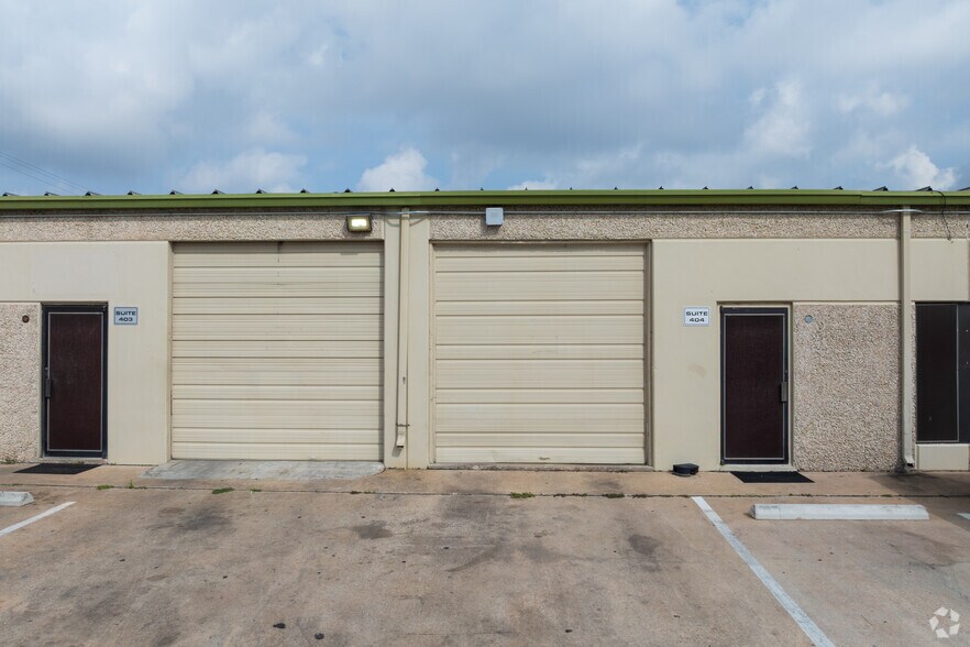 5214 Burleson Rd, Austin, TX à louer - Photo de l’immeuble – Image 2 sur 18