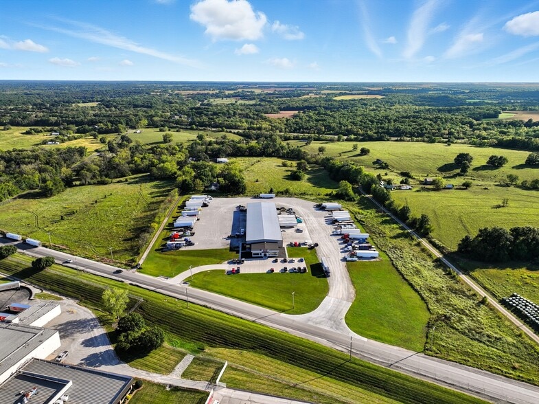 19518 Whitfield Rd, Sedalia, MO à vendre - Aérien – Image 2 sur 28