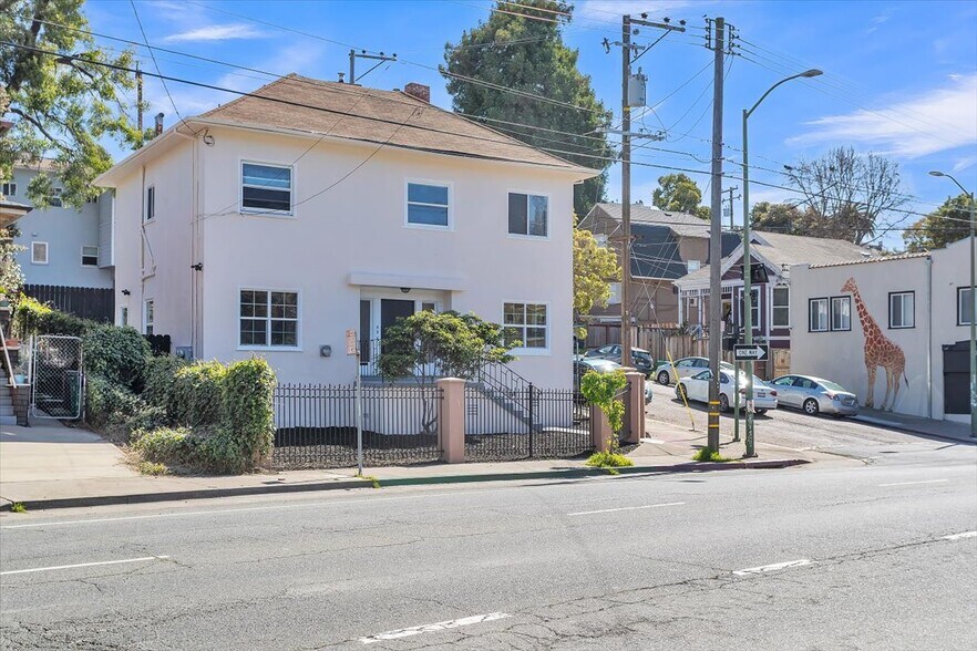 3300 Harrison St, Oakland, CA à vendre - Photo de l’immeuble – Image 2 sur 44