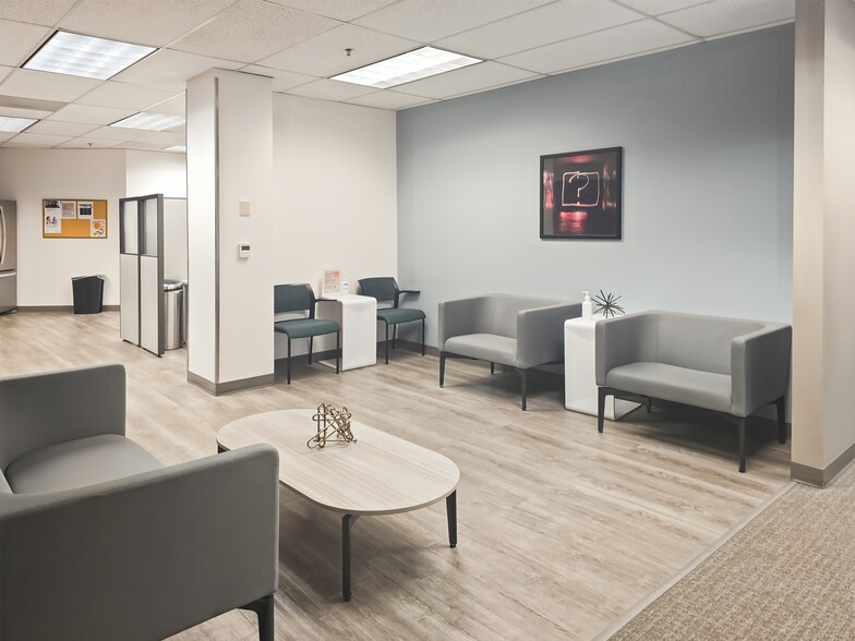 10121 SE Sunnyside Rd, Clackamas, OR à louer - Photo intérieure – Image 3 sur 15