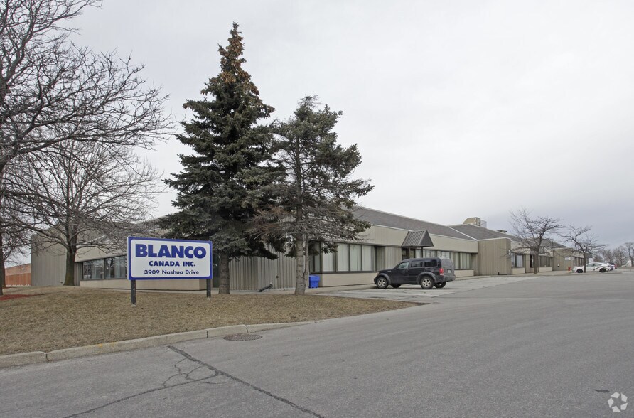 3909 Nashua Dr, Mississauga, ON à louer - Photo principale – Image 1 sur 2