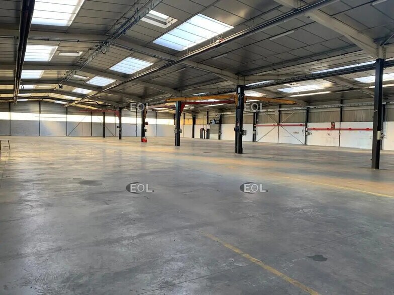 Local d’activités dans Chaponost à louer - Photo de l’immeuble – Image 3 sur 9