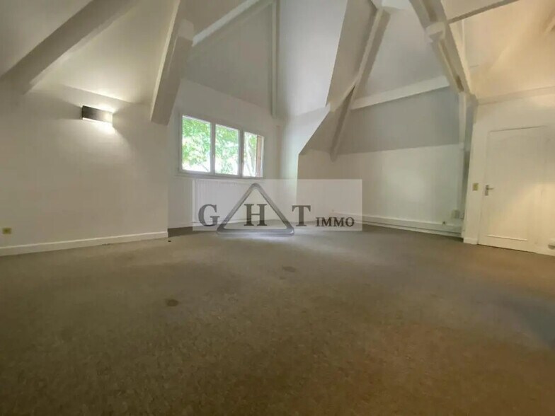 Bureau dans Créteil à louer - Photo de l’immeuble – Image 2 sur 8