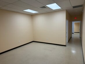 8500-8698 NW 44th St, Sunrise, FL à louer Photo intérieure– Image 2 sur 7