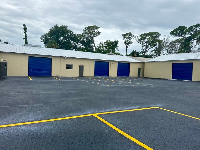 6152 15th St E, Bradenton, FL à louer - Photo de l’immeuble – Image 1 sur 4