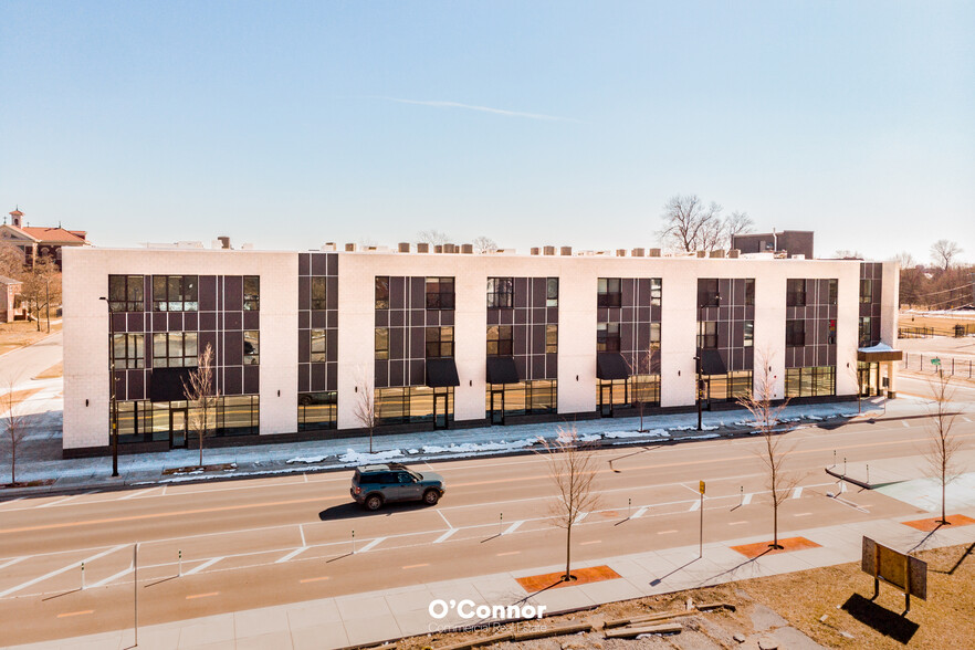 7410 Kercheval St, Detroit, MI à louer - Photo de l’immeuble – Image 2 sur 10