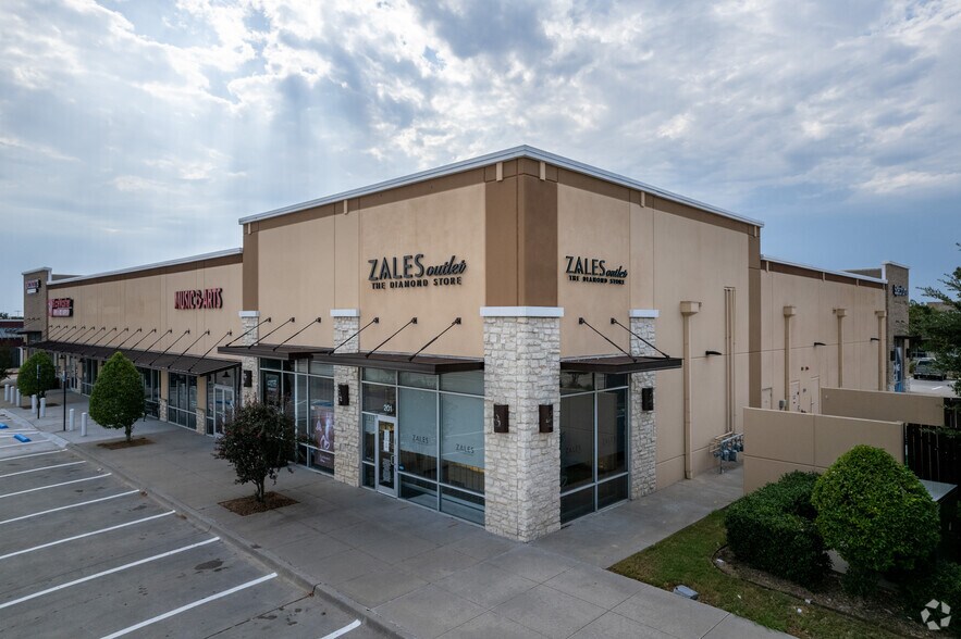 12848 S South Fwy, Burleson, TX à louer - Photo de l’immeuble – Image 2 sur 10