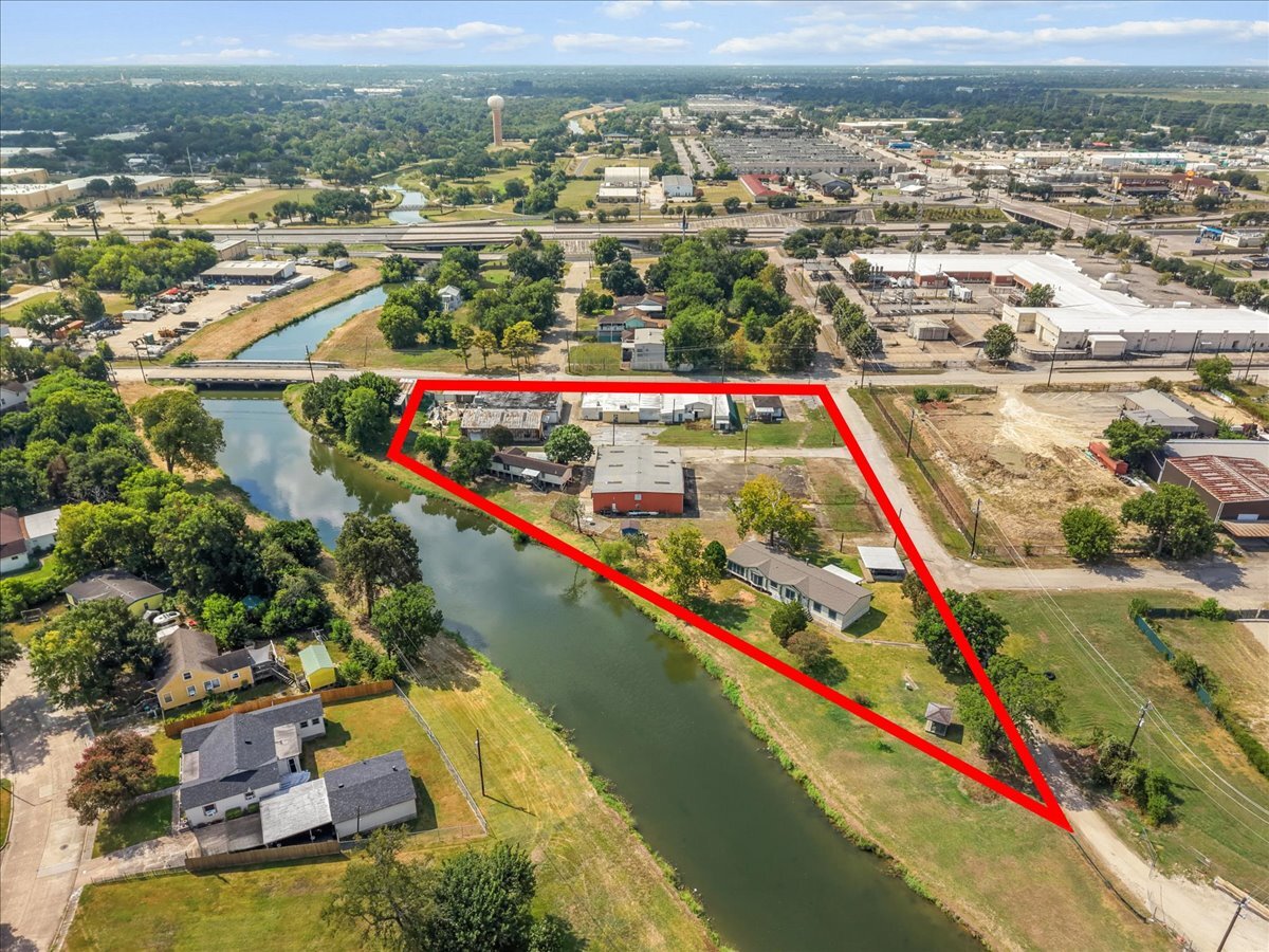 704 W Shaw Ave, Pasadena, TX à vendre Photo principale– Image 1 sur 25