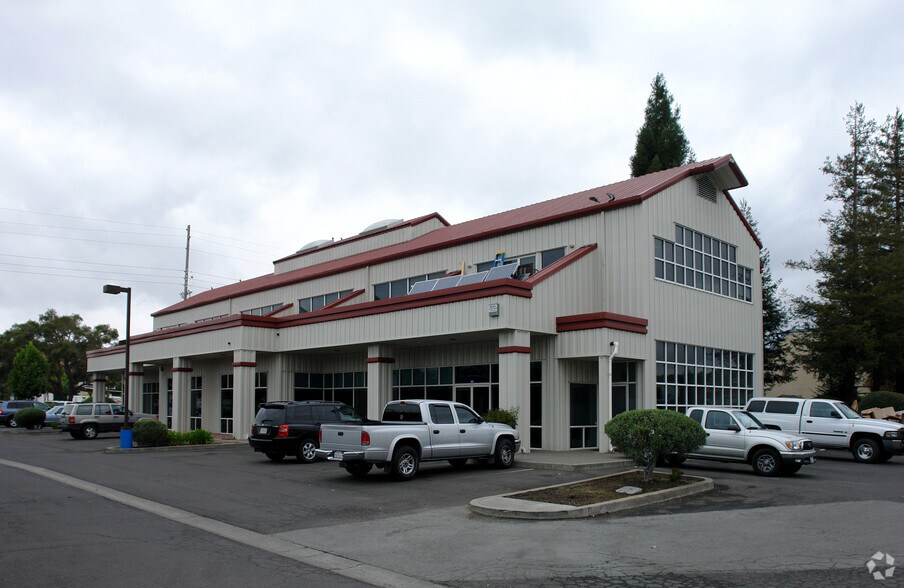 7428 Redwood Blvd, Novato, CA à vendre - Photo de l’immeuble – Image 3 sur 10