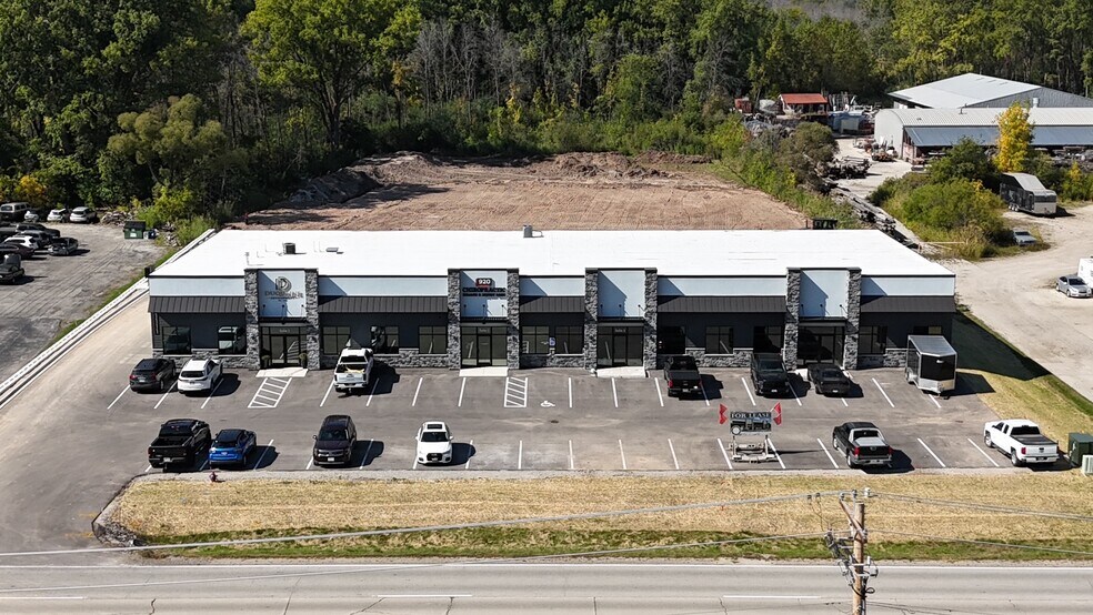 1111 N Military Ave, Green Bay, WI à louer - Photo de l’immeuble – Image 1 sur 11