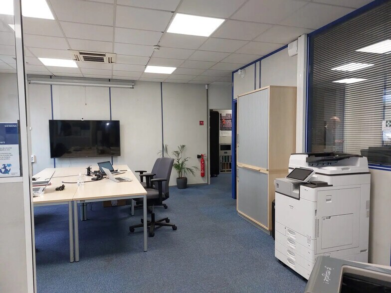 Bureau dans La Valette-du-Var à louer - Photo de l’immeuble – Image 2 sur 5