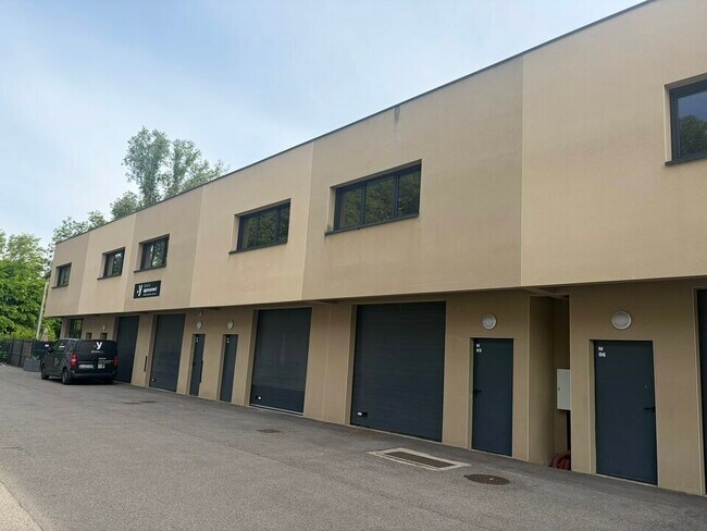 Plus de détails pour Local d'activités, Industriel/Logistique à louer