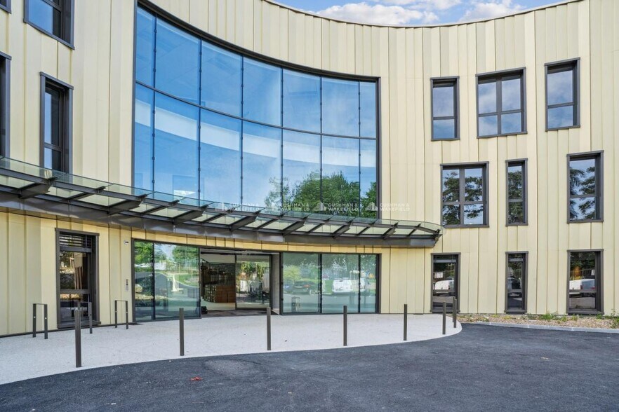 115 Rue Sans Souci, Limonest à louer - Photo de l’immeuble – Image 3 sur 16