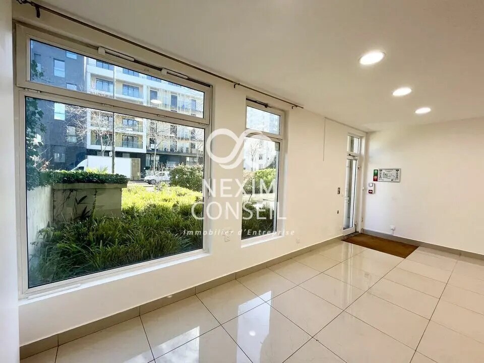 Local commercial dans Suresnes à vendre Hall d’entrée– Image 1 sur 18