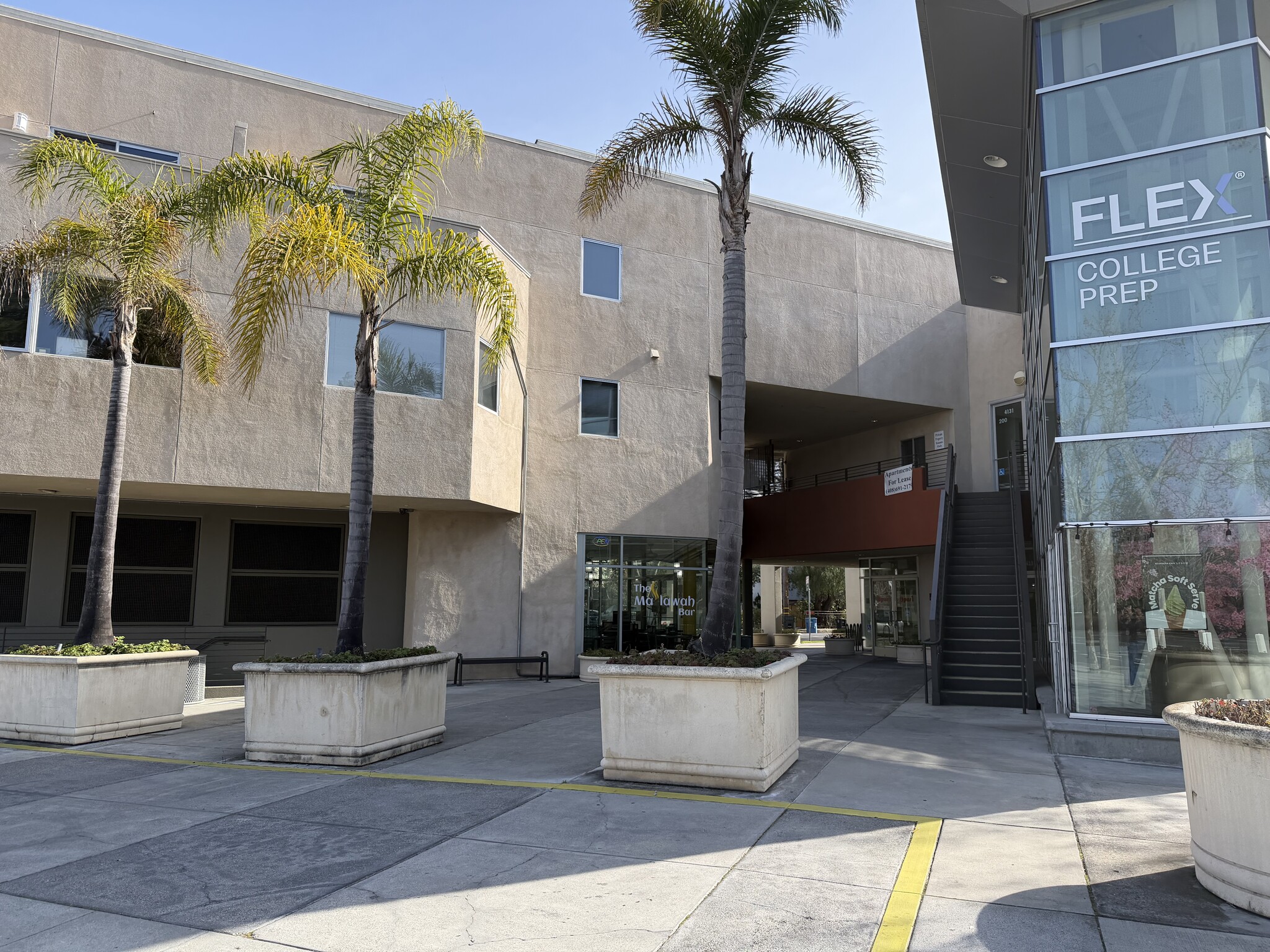 4131 El Camino Real, Palo Alto, CA à louer Photo de l’immeuble– Image 1 sur 5