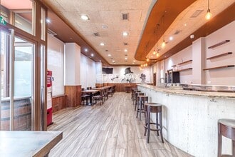 Local commercial dans Alcobendas, Madrid à louer Plan d’étage– Image 1 sur 13