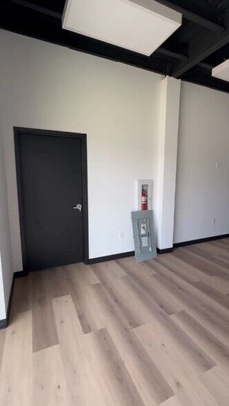 32502 Tamina Rd, Magnolia, TX à louer - Vidéo sur l’annonce professionnelle – Image 2 sur 14