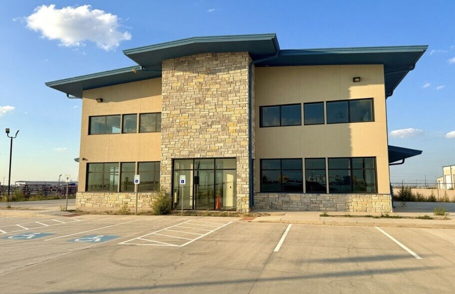9309 W I-20, Midland, TX à louer - Photo de l’immeuble – Image 3 sur 15