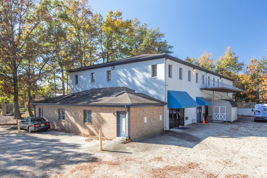 11090 Industrial Rd, Manassas, VA à louer - Photo de l’immeuble – Image 1 sur 9
