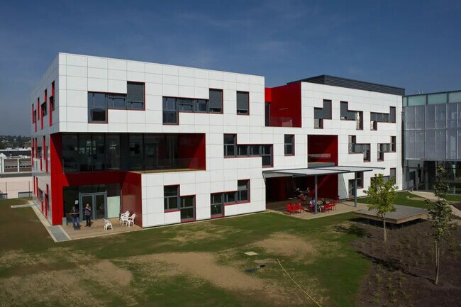 Plus de détails pour Bureau, Local d'activités à louer