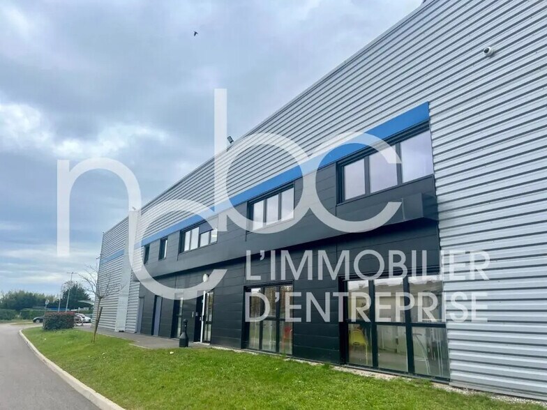 Local d’activités dans Corbas à louer - Photo de l’immeuble – Image 2 sur 8