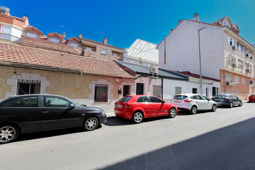 Calle la Coruña, Leganés, Madrid à vendre - Photo de l’immeuble – Image 1 sur 7