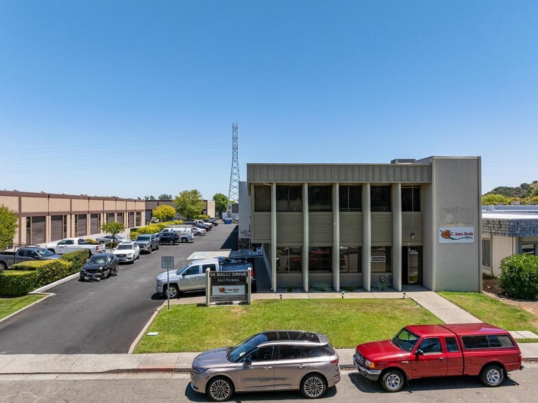 14 Galli Dr, Novato, CA à vendre - Photo de l’immeuble – Image 3 sur 15