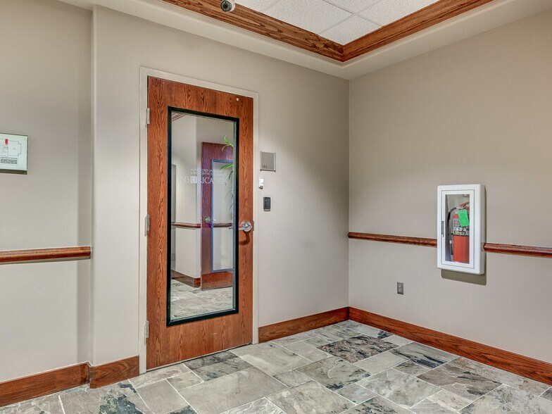 3101 W Tecumseh Rd, Norman, OK à louer - Photo de l’immeuble – Image 3 sur 22
