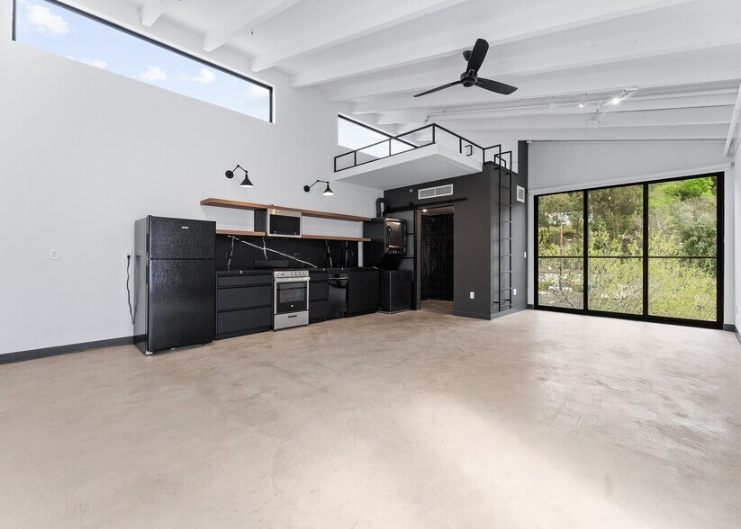20412 Laguna Canyon Rd, Laguna Beach, CA à vendre - Photo de l’immeuble – Image 3 sur 10