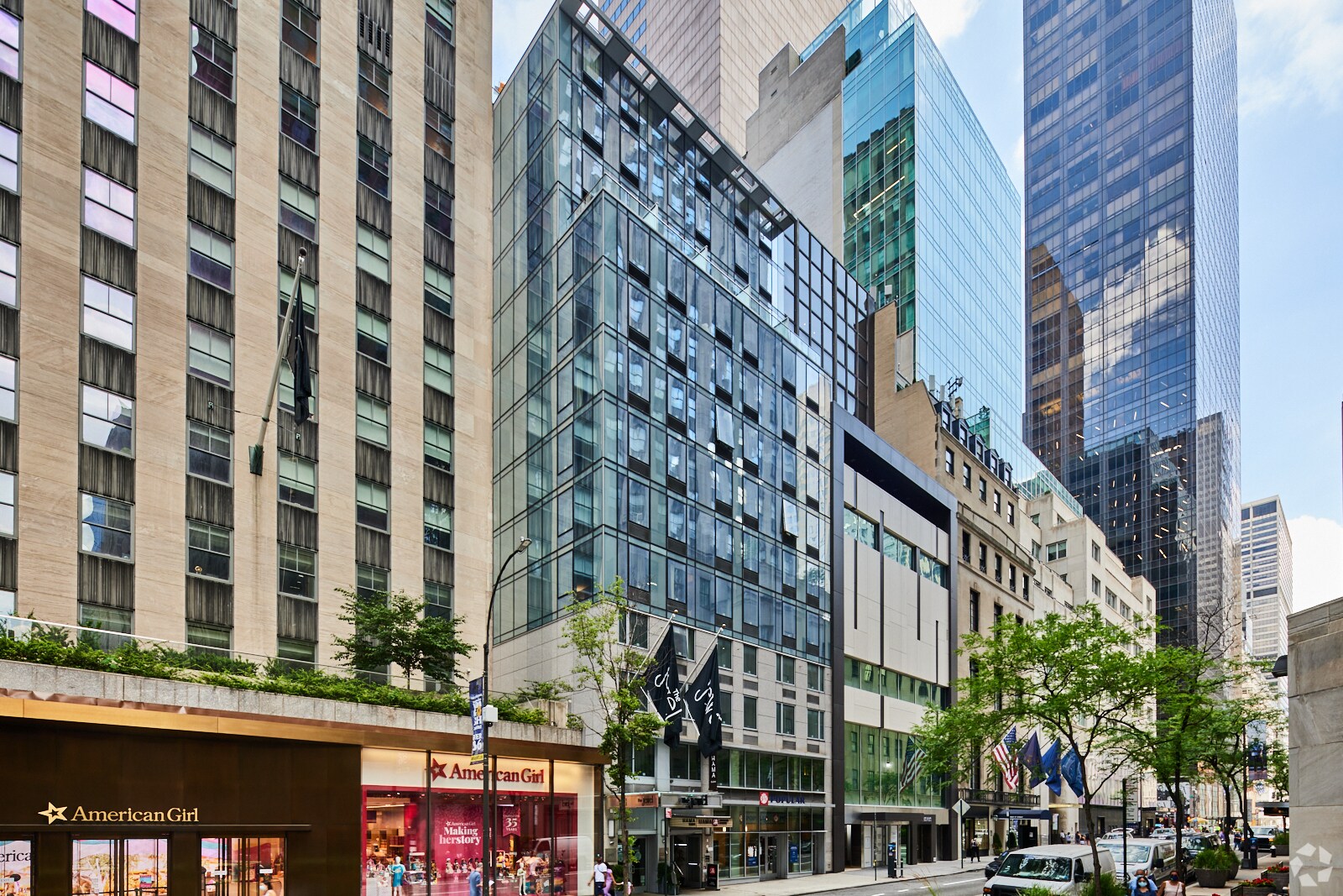 11-13 W 51st St, New York, NY à louer Photo principale– Image 1 sur 7