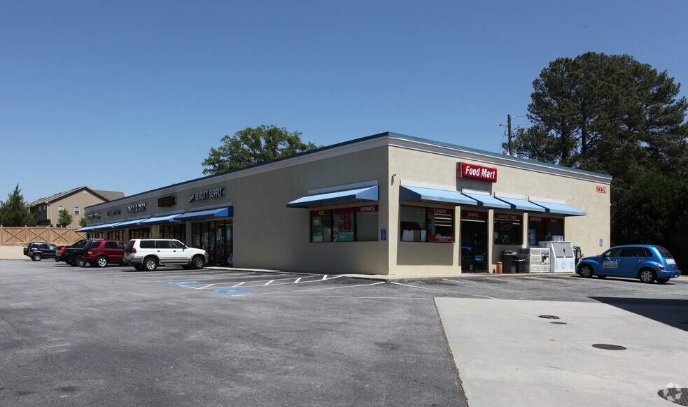 2339 Lawrenceville Hwy, Decatur, GA à louer - Photo de l’immeuble – Image 1 sur 2