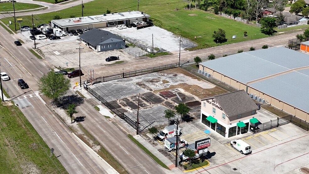 13103 Hiram Clarke Rd, Houston, TX à louer - Photo de l’immeuble – Image 2 sur 11