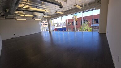 15130-15132 Ventura Blvd, Sherman Oaks, CA à louer Photo intérieure– Image 1 sur 3