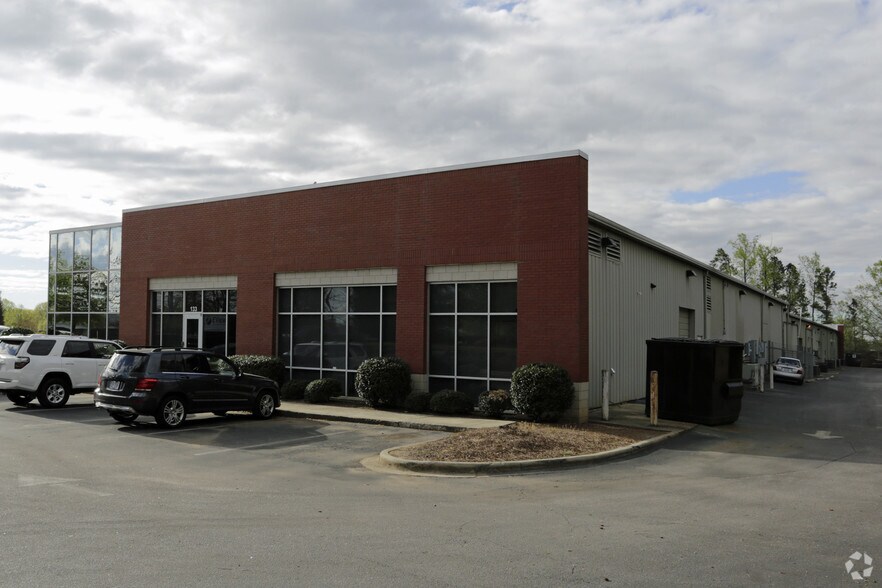 4905-4909 Green Rd, Raleigh, NC à louer - Photo de l’immeuble – Image 3 sur 5