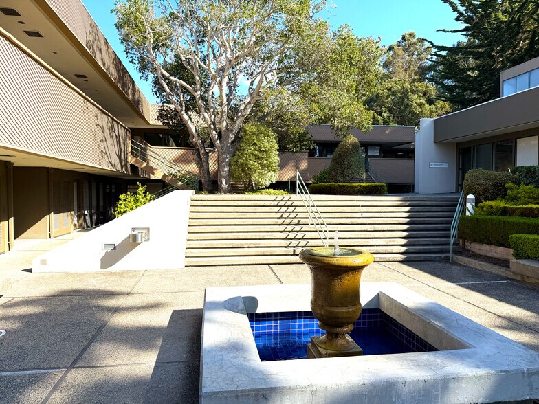337 El Dorado St, Monterey, CA à louer - Photo de l’immeuble – Image 2 sur 10