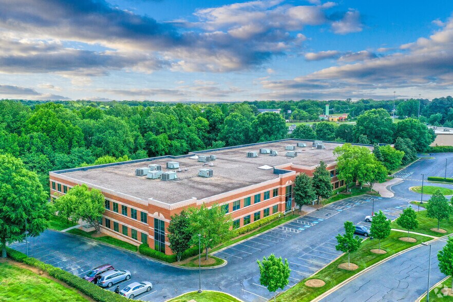 200 Regency Executive Park Dr, Charlotte, NC à louer - Aérien – Image 3 sur 5