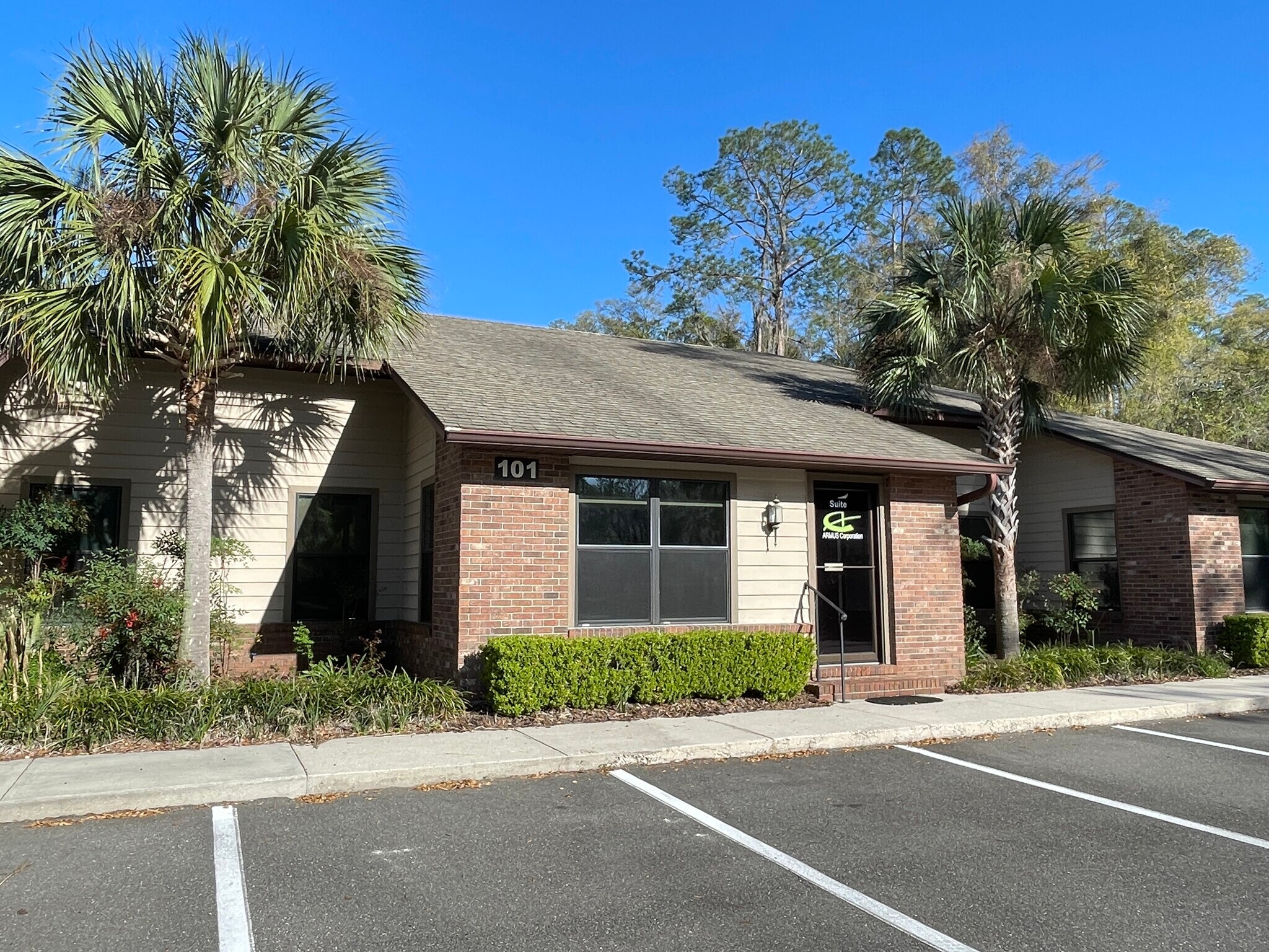 101 SW 140 Ter, Newberry, FL à louer Photo principale– Image 1 sur 17