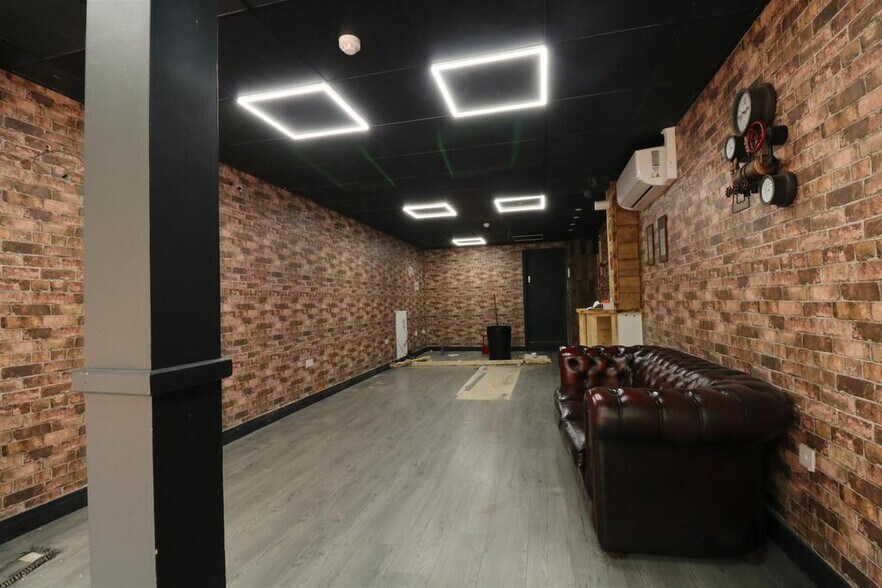 186 High St, Bloxwich à louer - Photo de l’immeuble – Image 3 sur 15