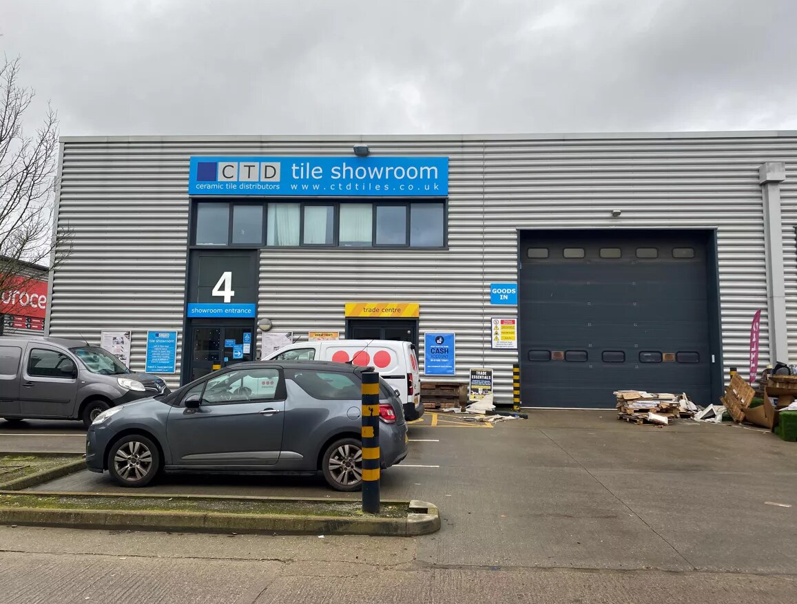 390 North Circular Rd, Londres à louer Photo de l’immeuble– Image 1 sur 5