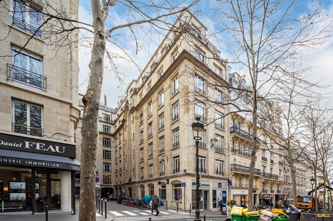 Plus de détails pour Rue Des Martyrs, Paris - Local commercial à louer