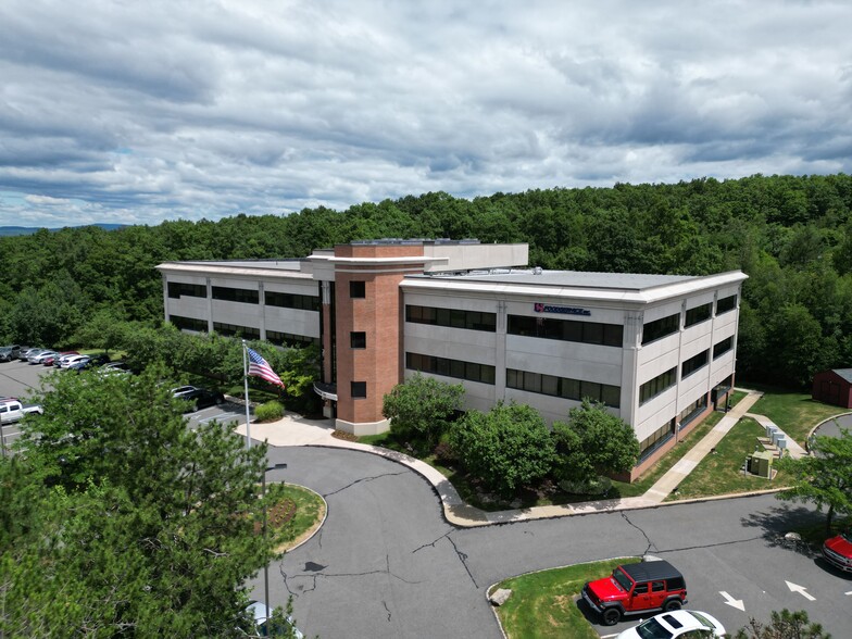 613 Baltimore Dr, Wilkes Barre, PA à vendre - Aérien – Image 2 sur 20