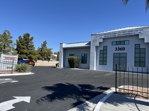 3360 E Russell Rd, Las Vegas, NV à louer Photo de l’immeuble– Image 2 sur 6