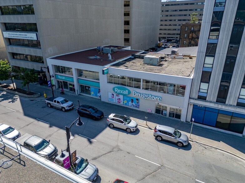 115-119 Cedar St, Greater Sudbury, ON à vendre - Photo de l’immeuble – Image 1 sur 42