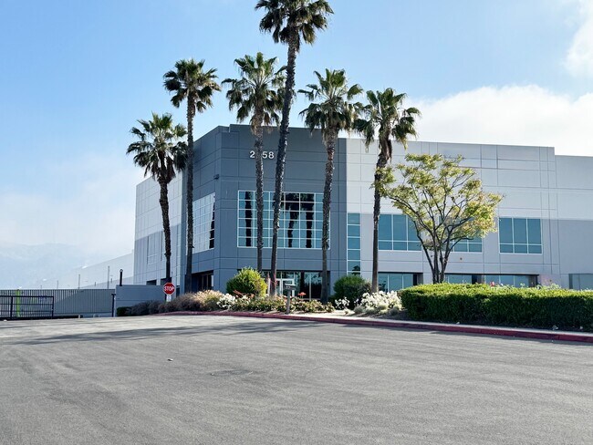 Plus de détails pour 2358 Cottonwood Ave, Riverside, CA - Industriel/Logistique à louer