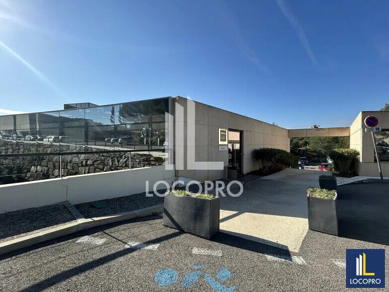2229 Route Des Cretes, Valbonne à louer - Photo de l’immeuble – Image 2 sur 4