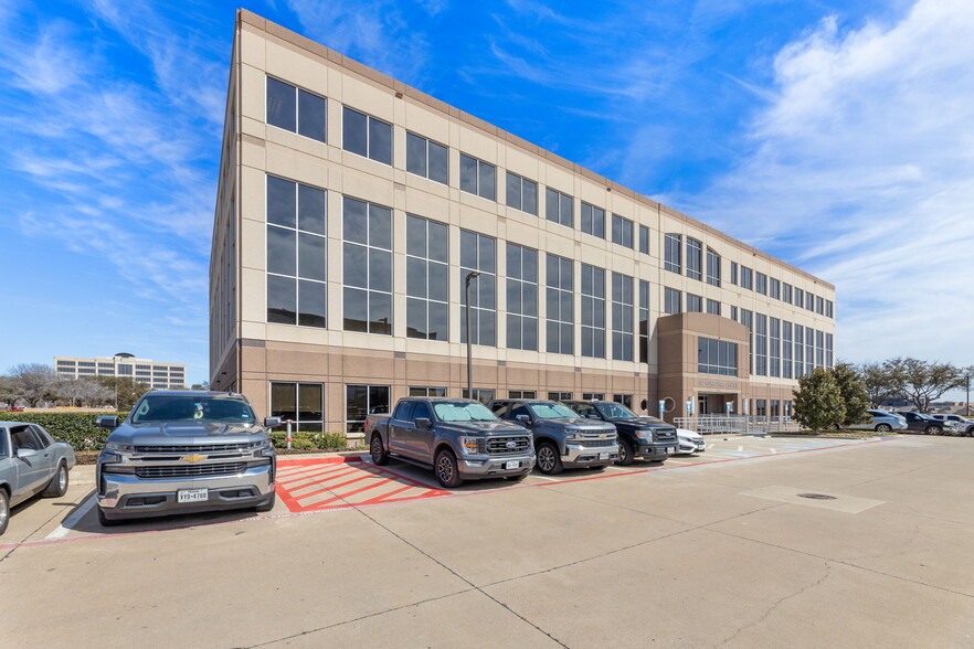 6225 N State Highway 161, Irving, TX à louer - Photo de l’immeuble – Image 1 sur 9