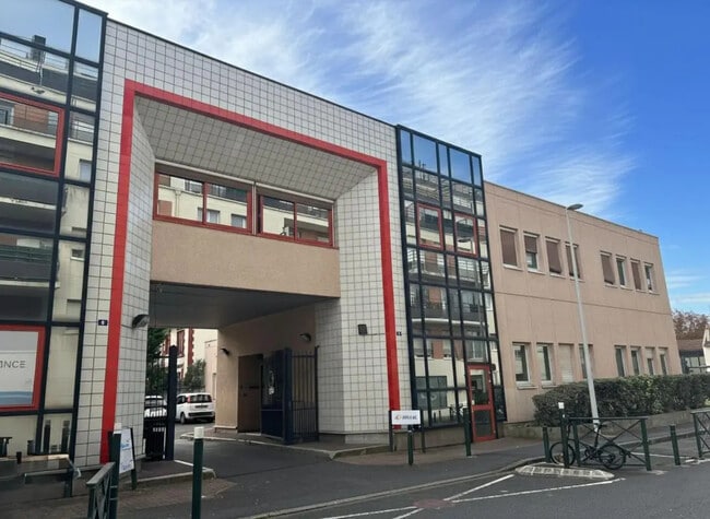 Plus de détails pour 6 Rue De L'Abbe Hazard, Nanterre - Industriel/Logistique à vendre