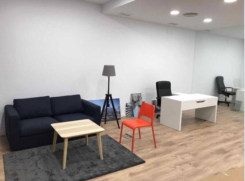 Local commercial dans Córdoba, Córdoba à louer - Photo de l’immeuble – Image 2 sur 7