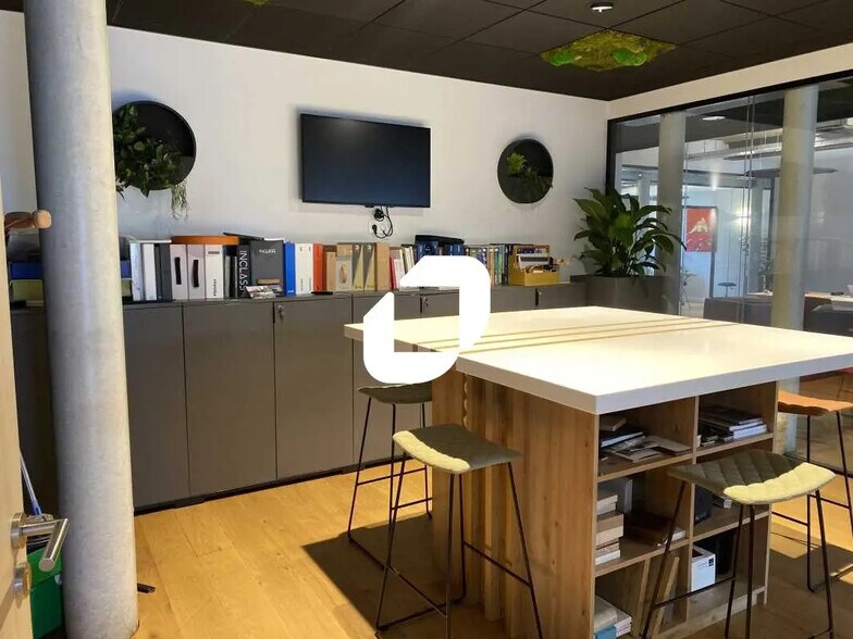 Bureau dans Bègles à louer - Photo de l’immeuble – Image 3 sur 6