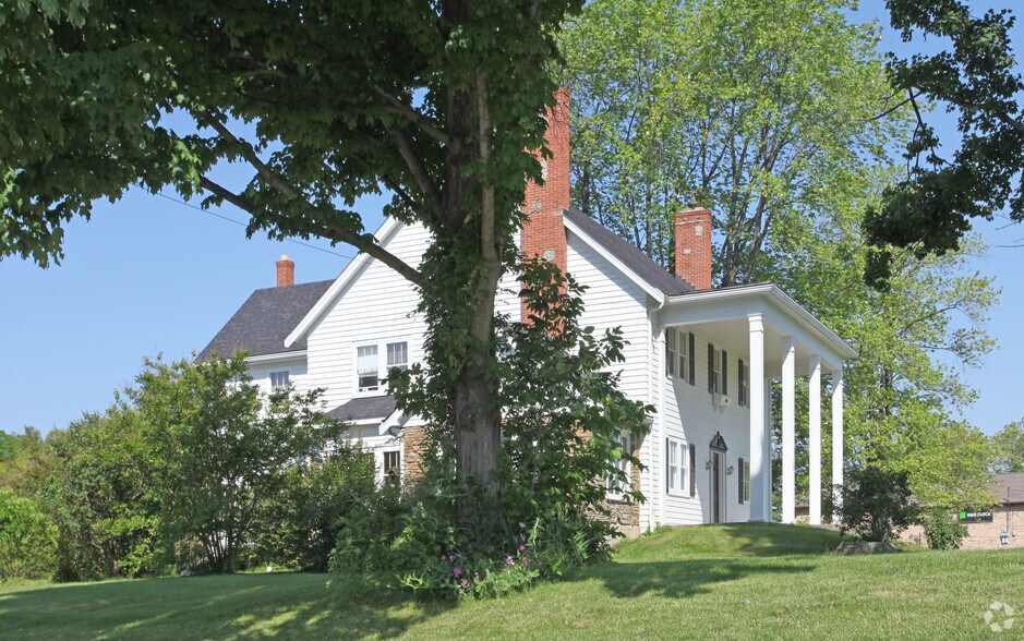 56 W Main St, Amelia, OH à louer - Photo de l’immeuble – Image 2 sur 2